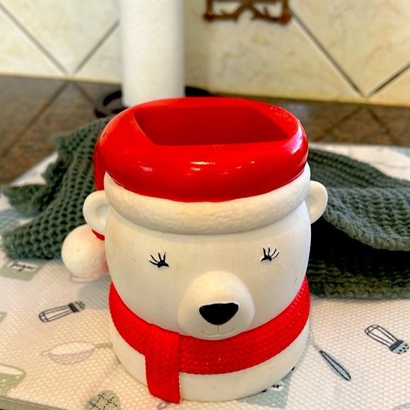 Bath and body bear soap dispenser - Picture 1 of 5